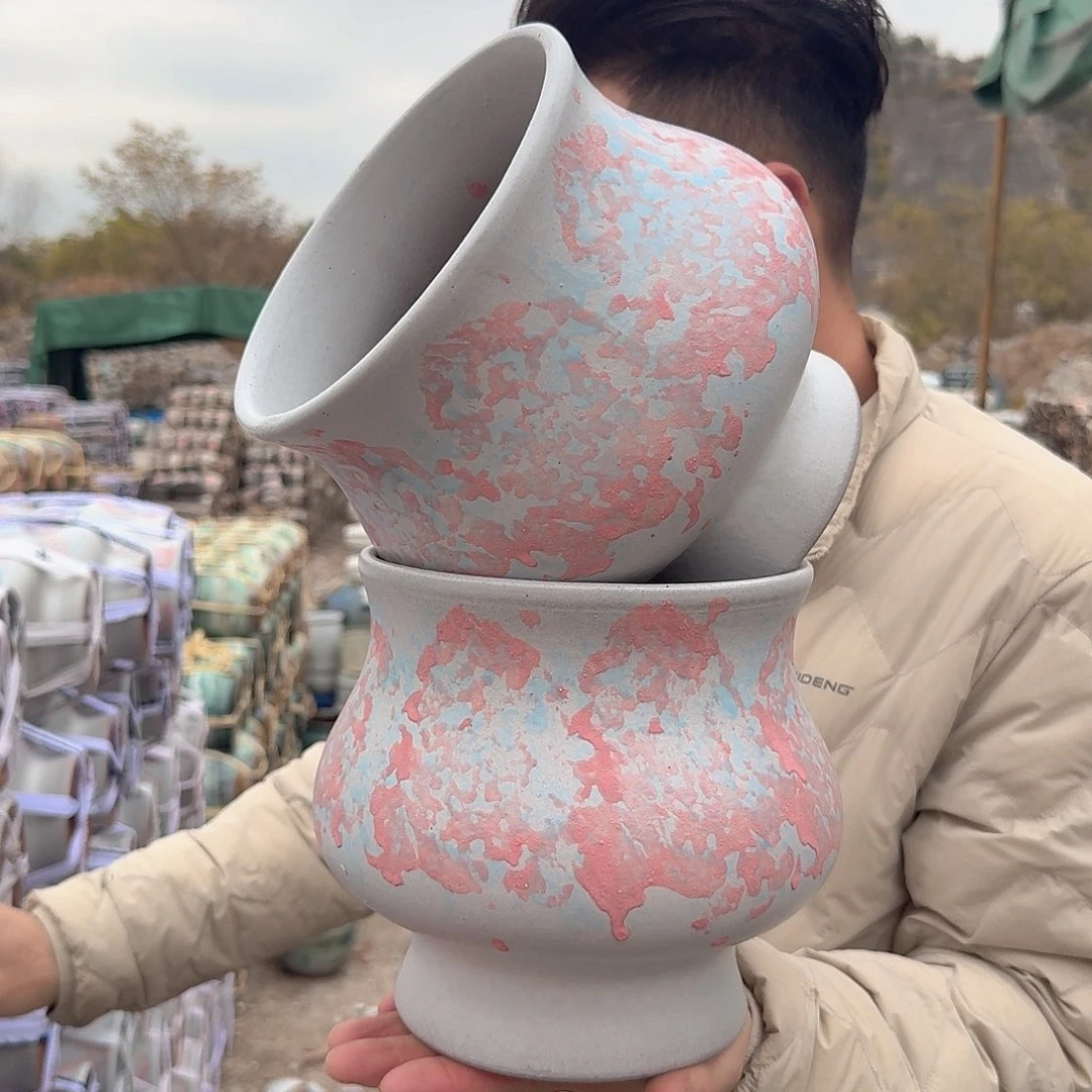 紫砂花盆口18高19（两个粉胖精灵