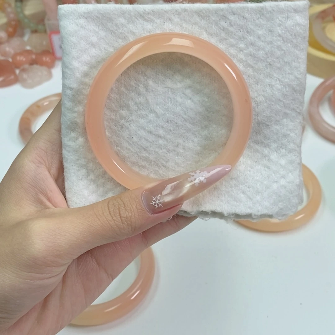 小***儿石英质玉未镶嵌手镯