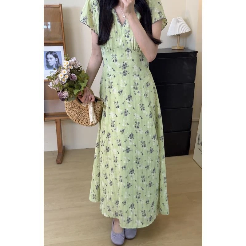 碎花纯欲气质法式收腰V领薄荷花园碎花显瘦小众设计感连衣裙