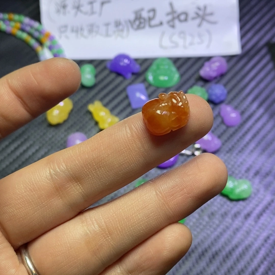 翡翠未镶嵌颈饰吊坠