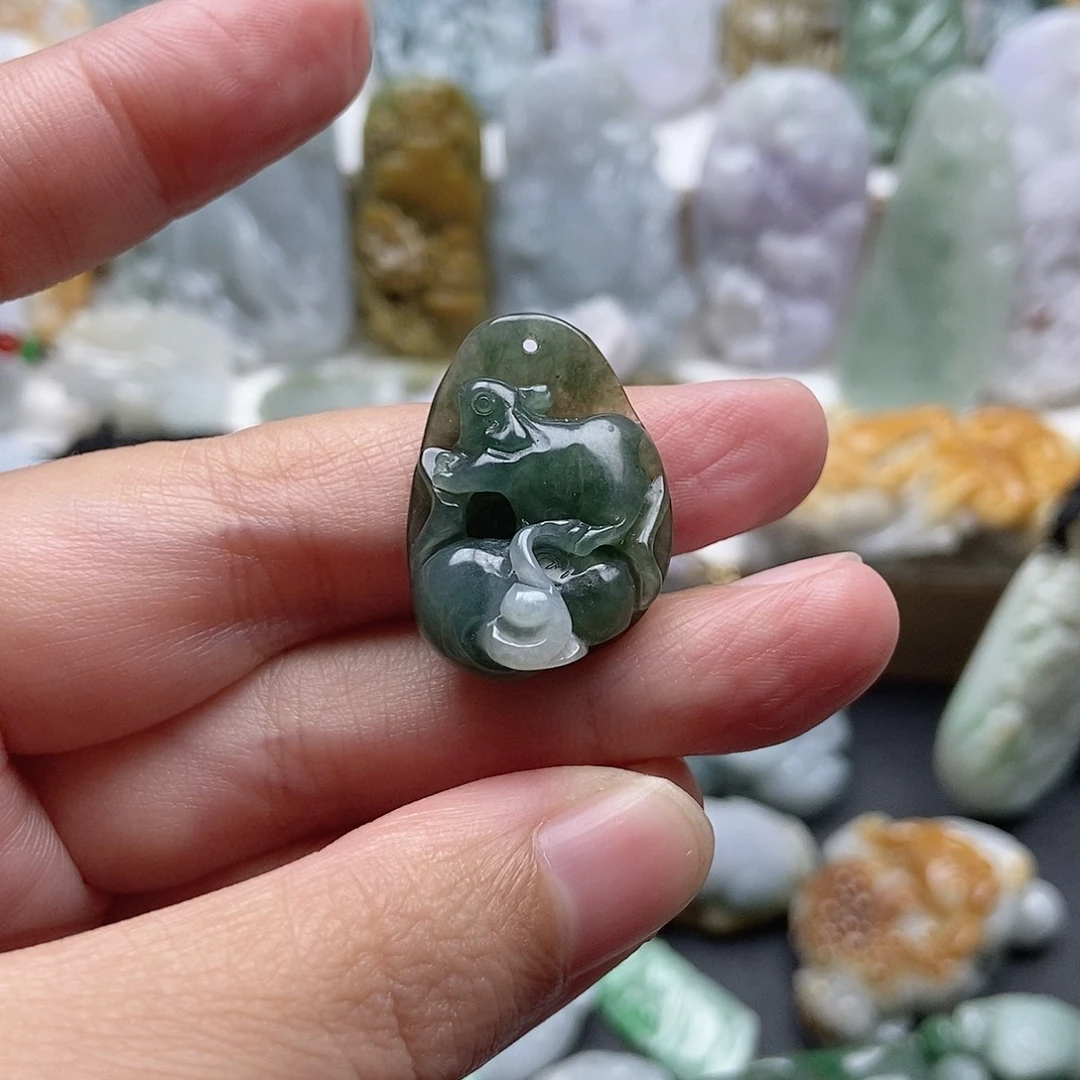 翡翠未镶嵌颈饰翡翠