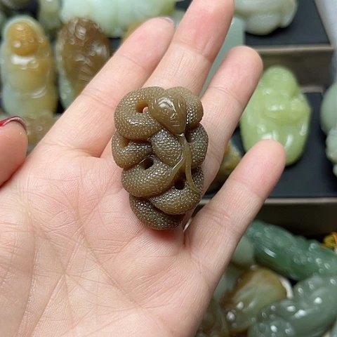 颈饰未镶嵌和田玉