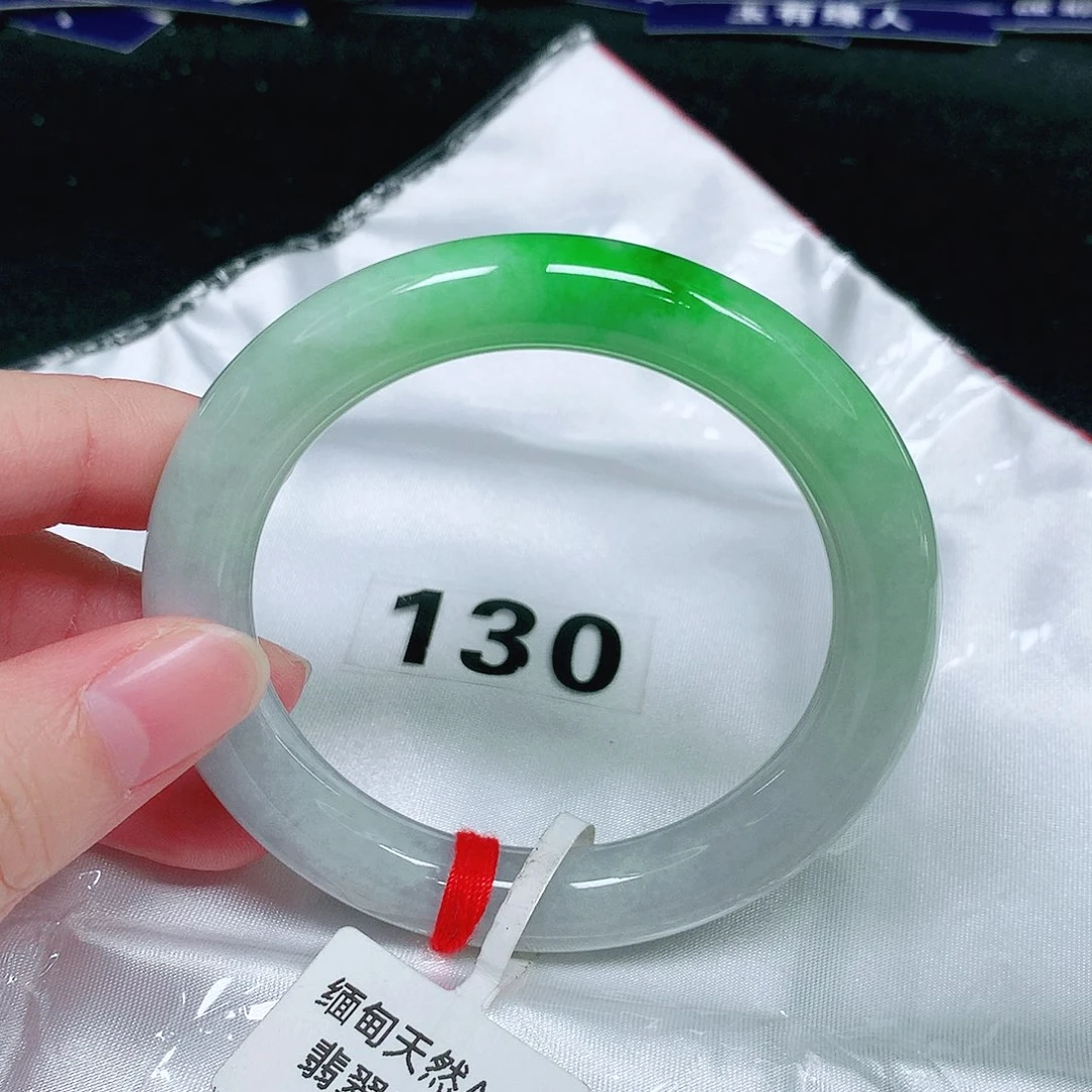翡翠未镶嵌手镯（圆镯）