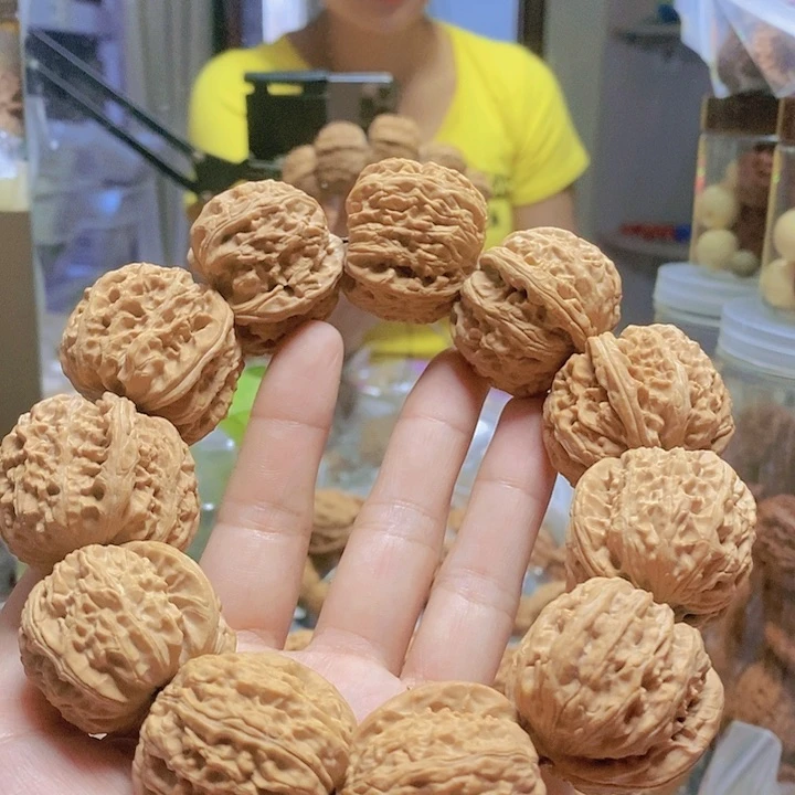 【闪购商品】文玩核桃把件34白狮子手持