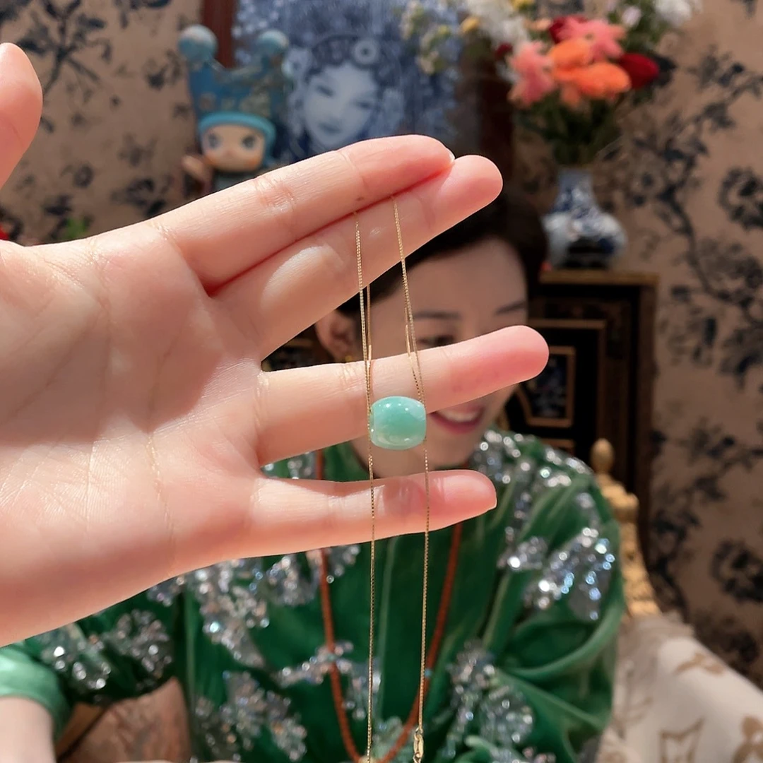 翡翠吊坠(赠链)未镶嵌吊坠