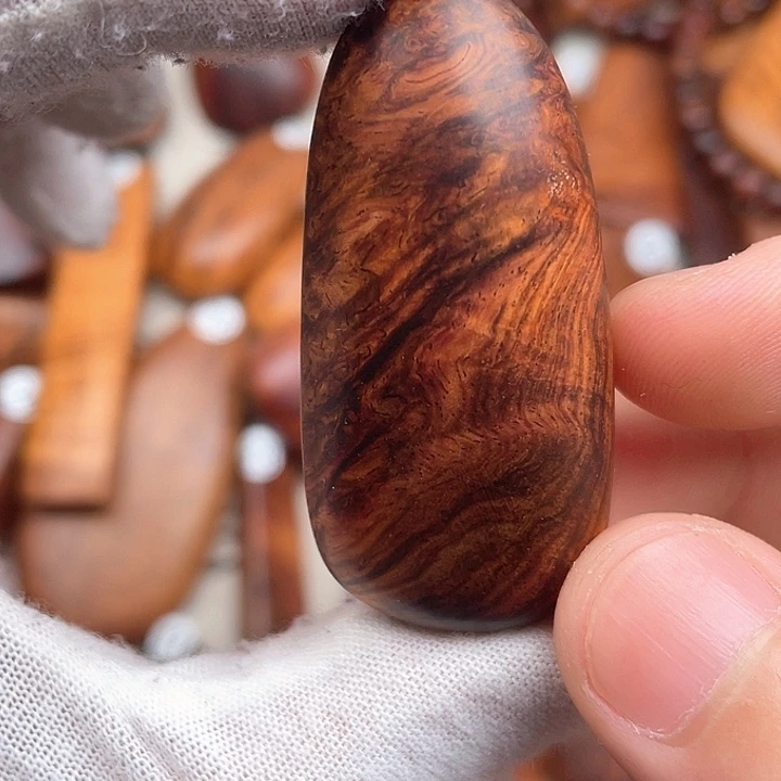 黄花梨/降香黄檀海南黄花梨留疤小牌子一个