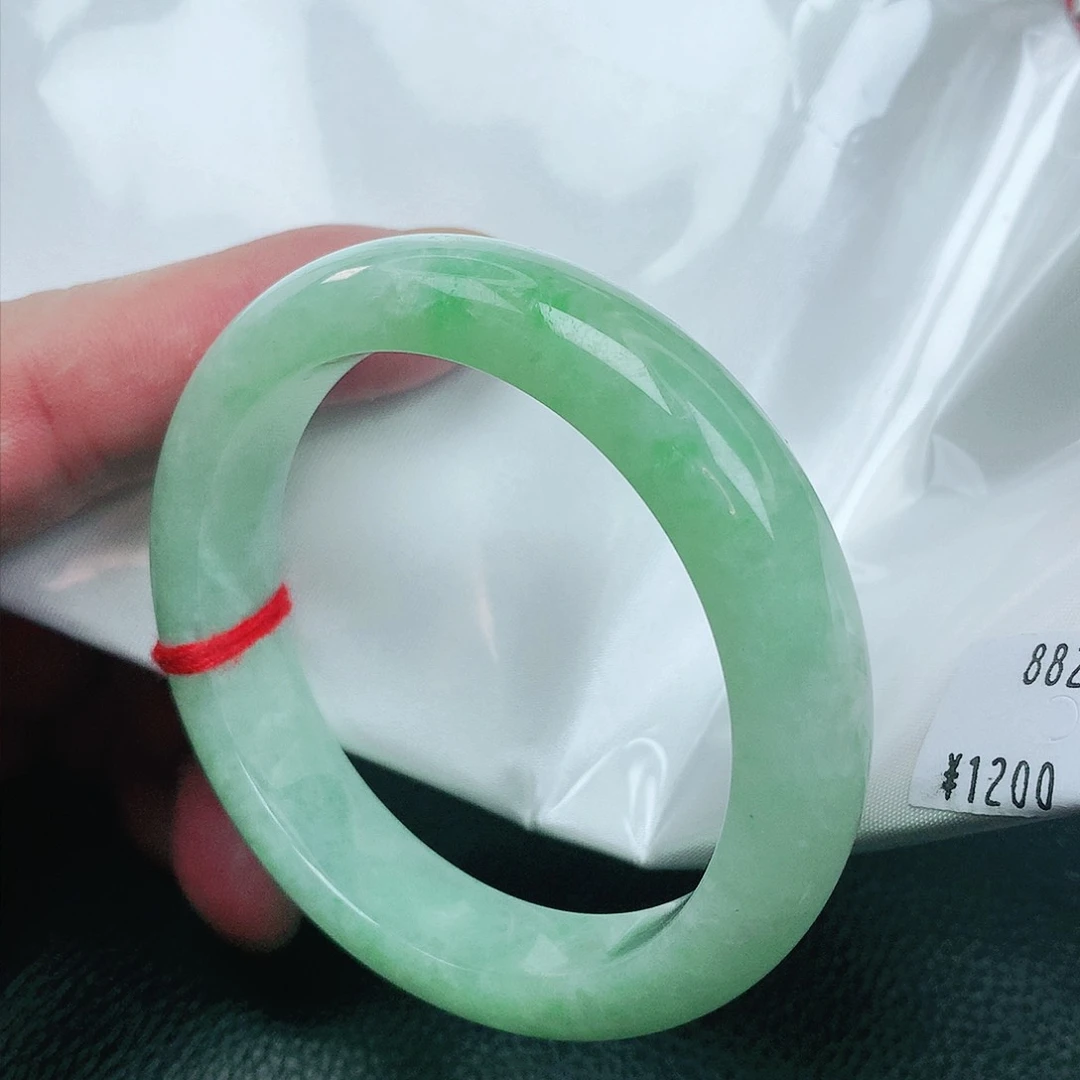 翡翠手镯未镶嵌翡翠手镯882623