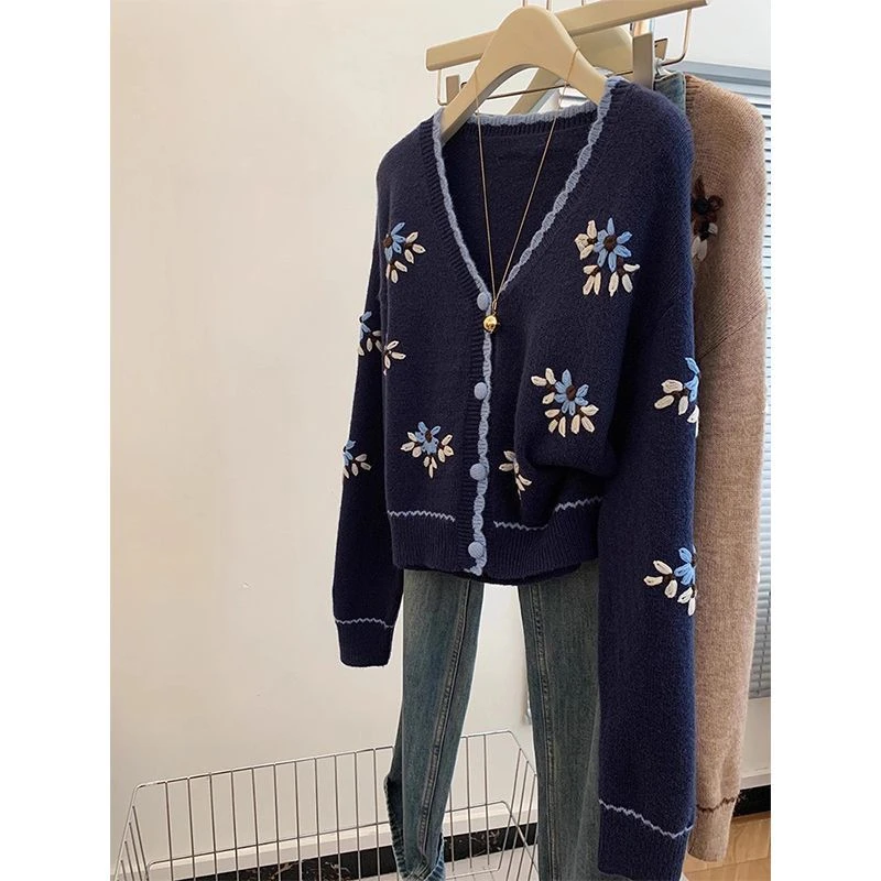 【现货】2025秋季流行藏蓝色花朵毛衣女新款针织开衫百搭减龄上衣