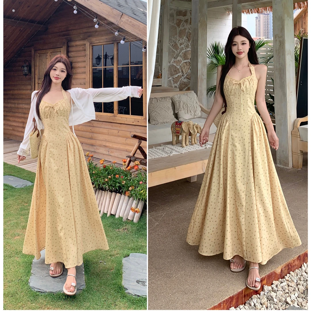 大码法式碎花挂脖露背连衣裙女夏季2025新款胖mm温柔风中长款裙子