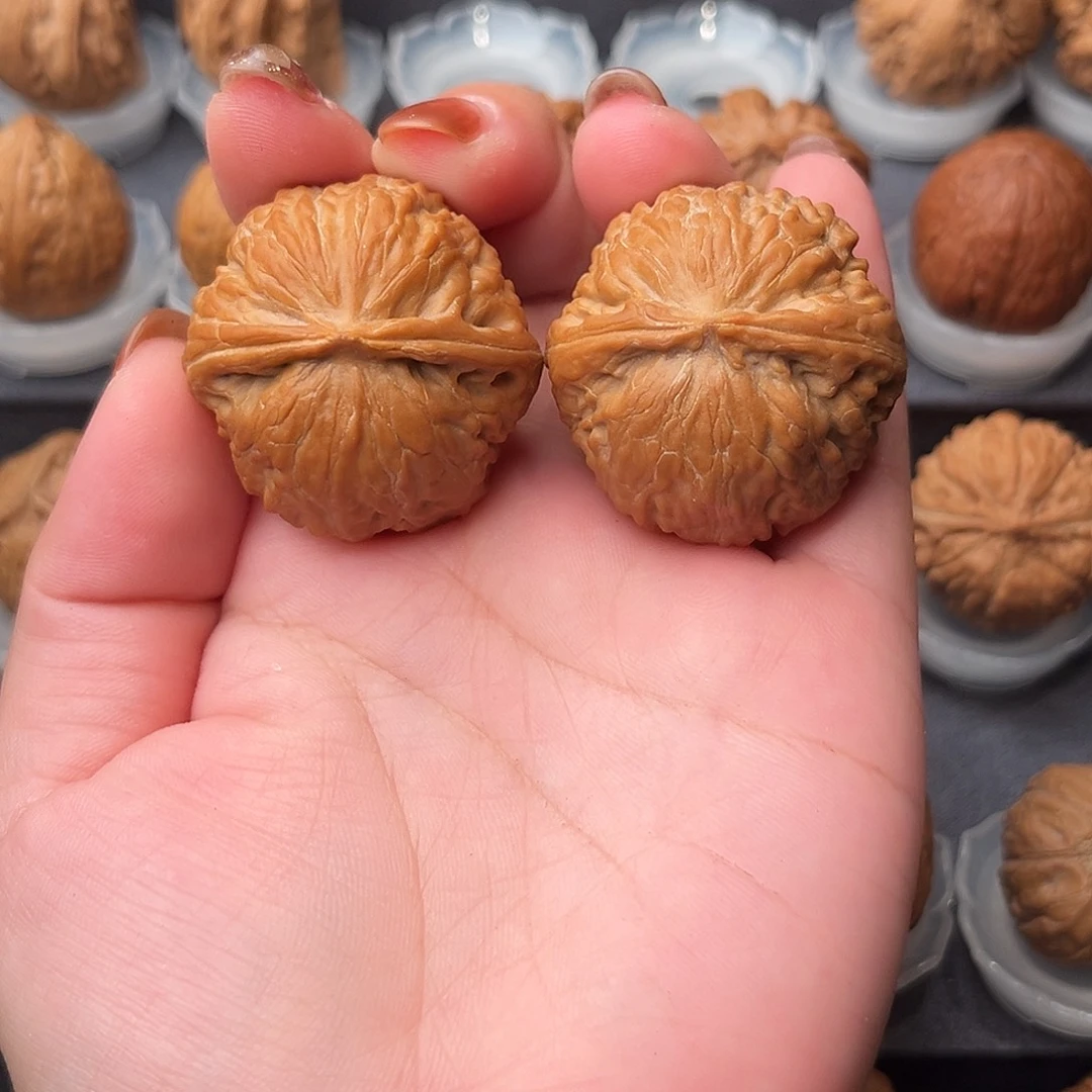 文玩核桃把件精品手捻核桃