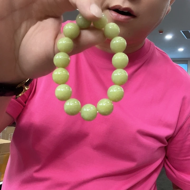 未镶嵌蛇纹石玉颈饰