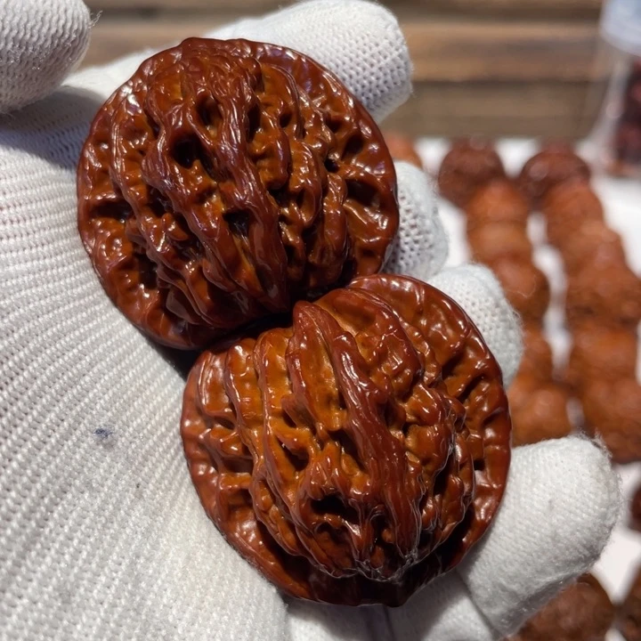 文玩核桃吊坠虎头456.41.12