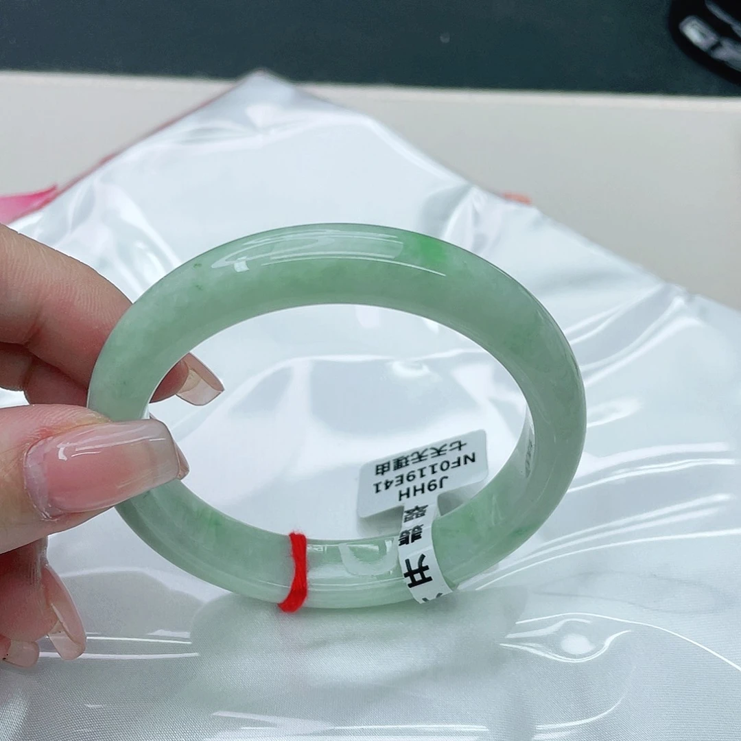 翡翠手镯未镶嵌正56.3