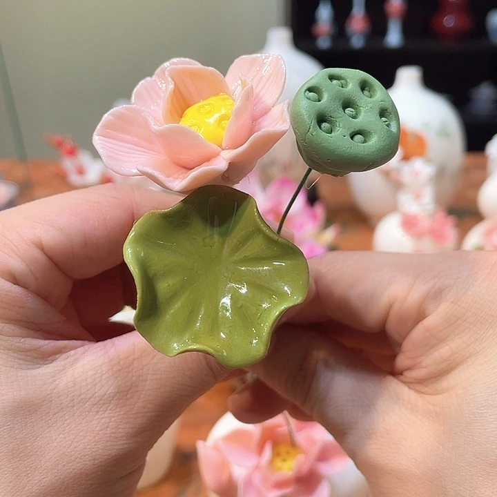 手工陶瓷精致摆件