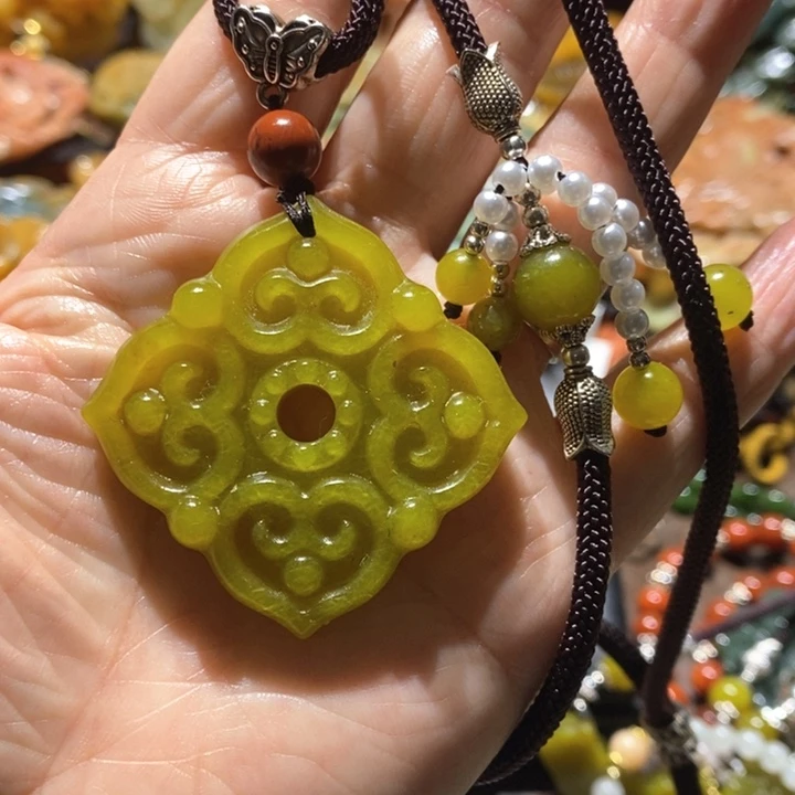 岫玉未镶嵌毛衣链