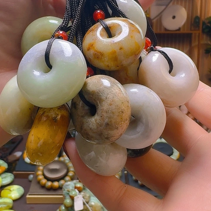 蛇纹石玉颈饰未镶嵌多样性发货随机一个