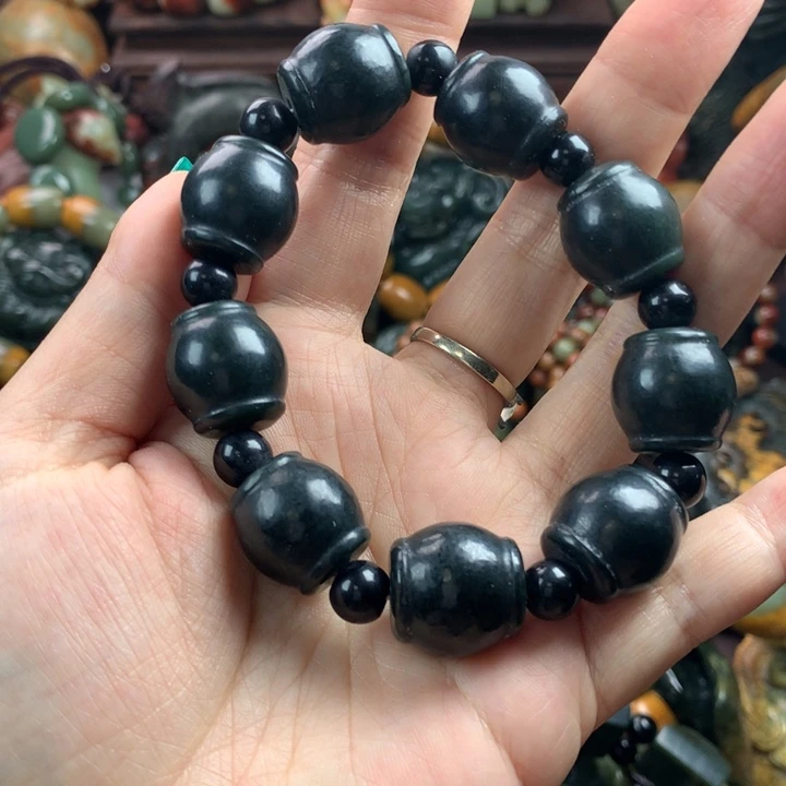 岫岩河磨玉（透闪石质玉）把件未镶嵌