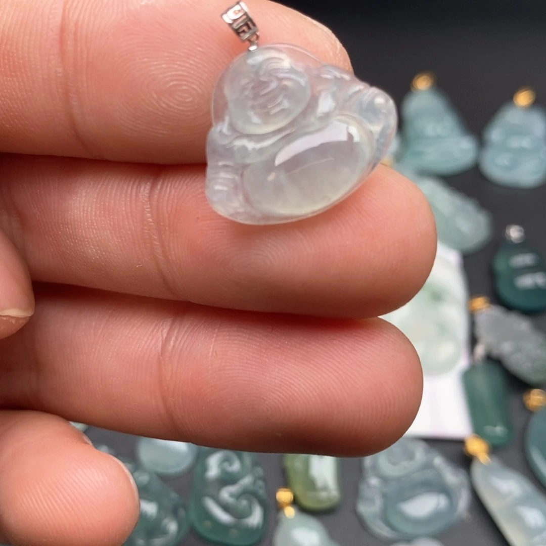 颈饰18K金镶嵌翡翠