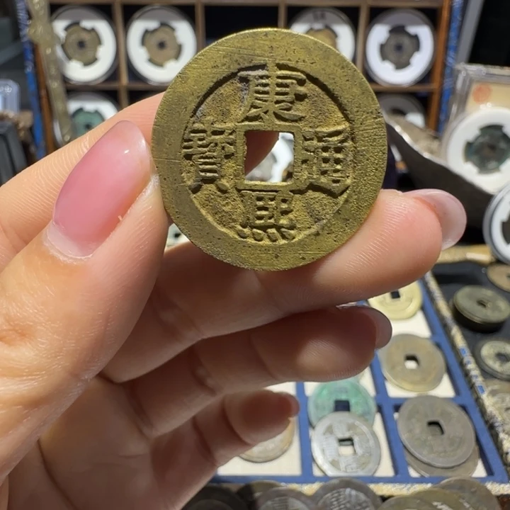 风***！铜现代文创钱币挂件