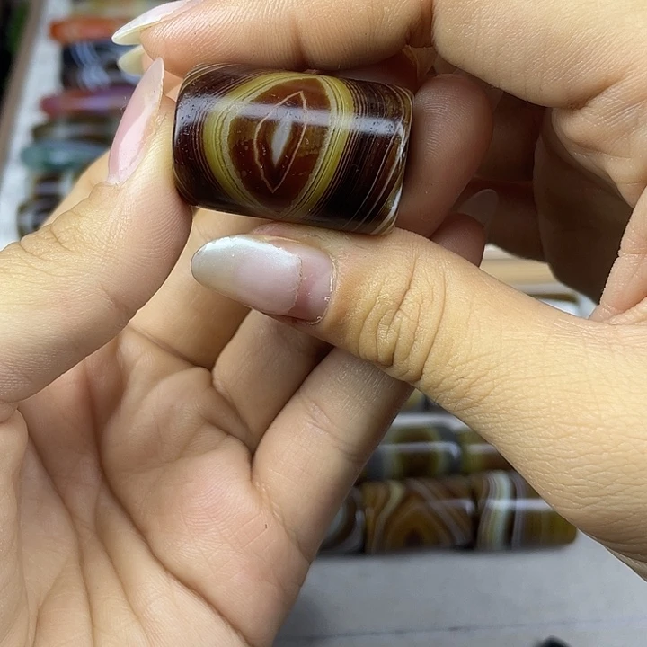 赞***赞玛瑙/玉髓散珠kkkll