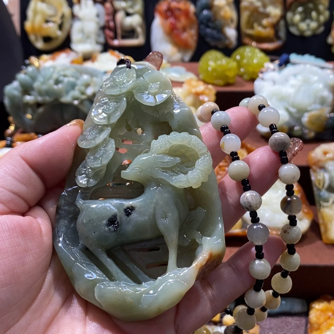 蛇纹石玉颈饰未镶嵌萍