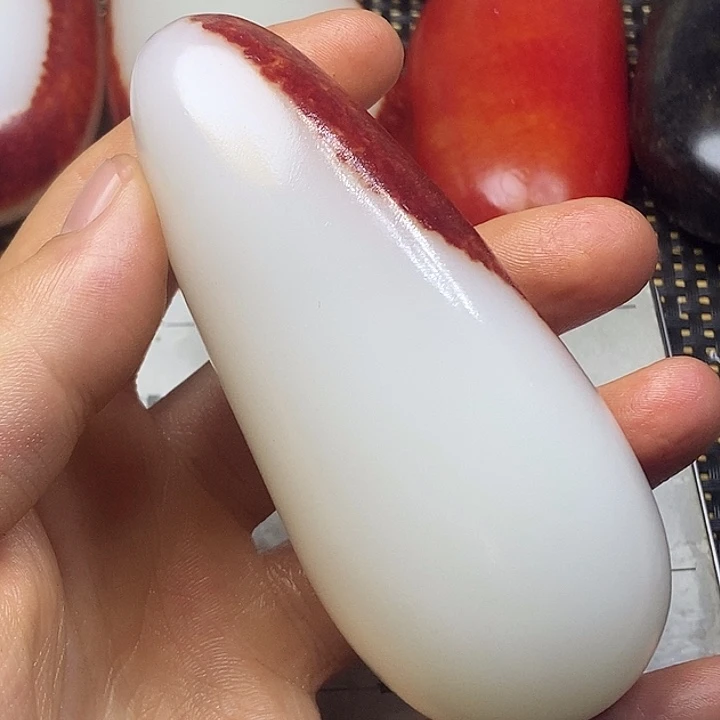 和田玉未镶嵌把件