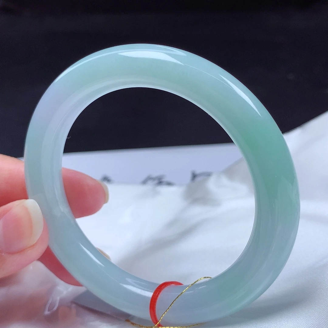 翡翠未镶嵌手镯56圆条m114135