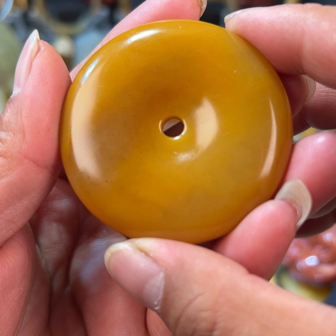 石英质玉（黄龙玉）合金颈饰