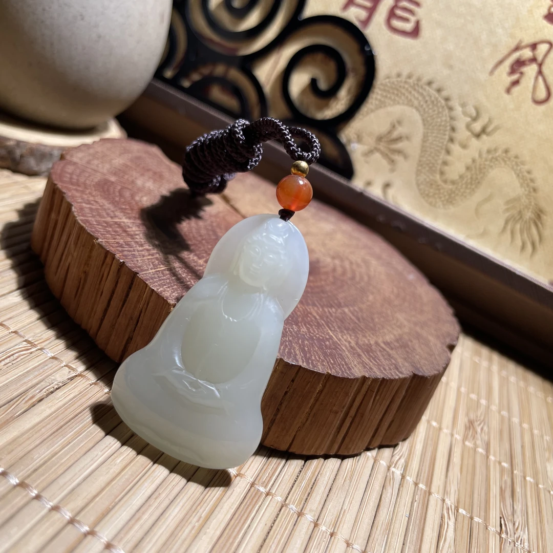 H028天然正宗和田玉冰底素衣观音吊坠高品质简约玉坠多样性发其一