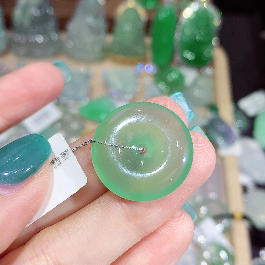 翡翠未镶嵌颈饰扣子