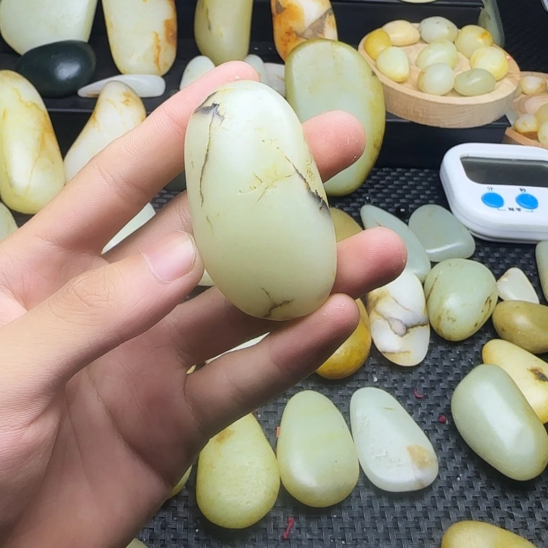 和田玉未镶嵌珠宝半成品