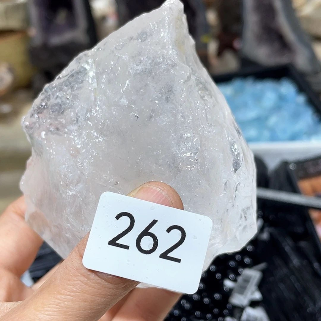 水晶摆件……未镶嵌