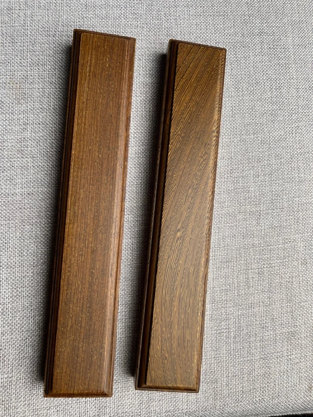 鸡翅木素面镇尺一对