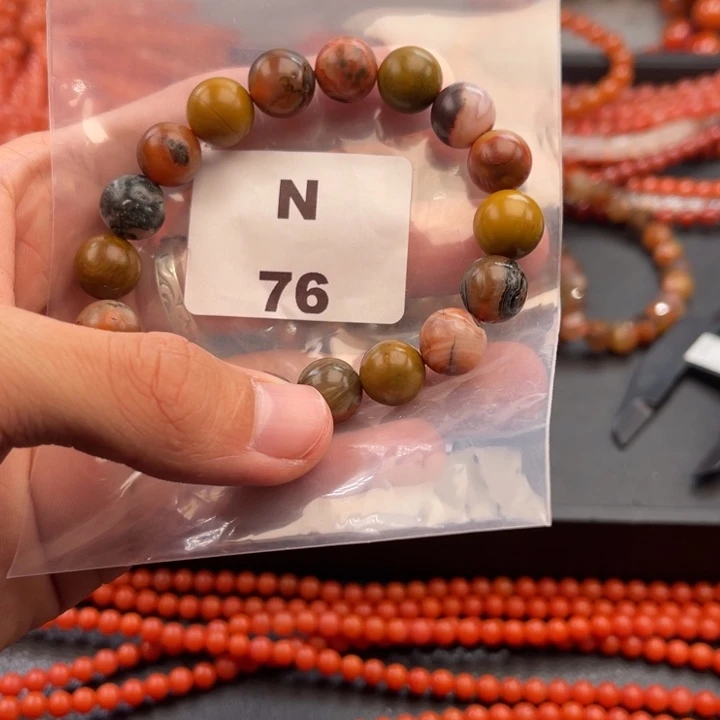 南红玛瑙未镶嵌多样性发货默认微瑕11mm