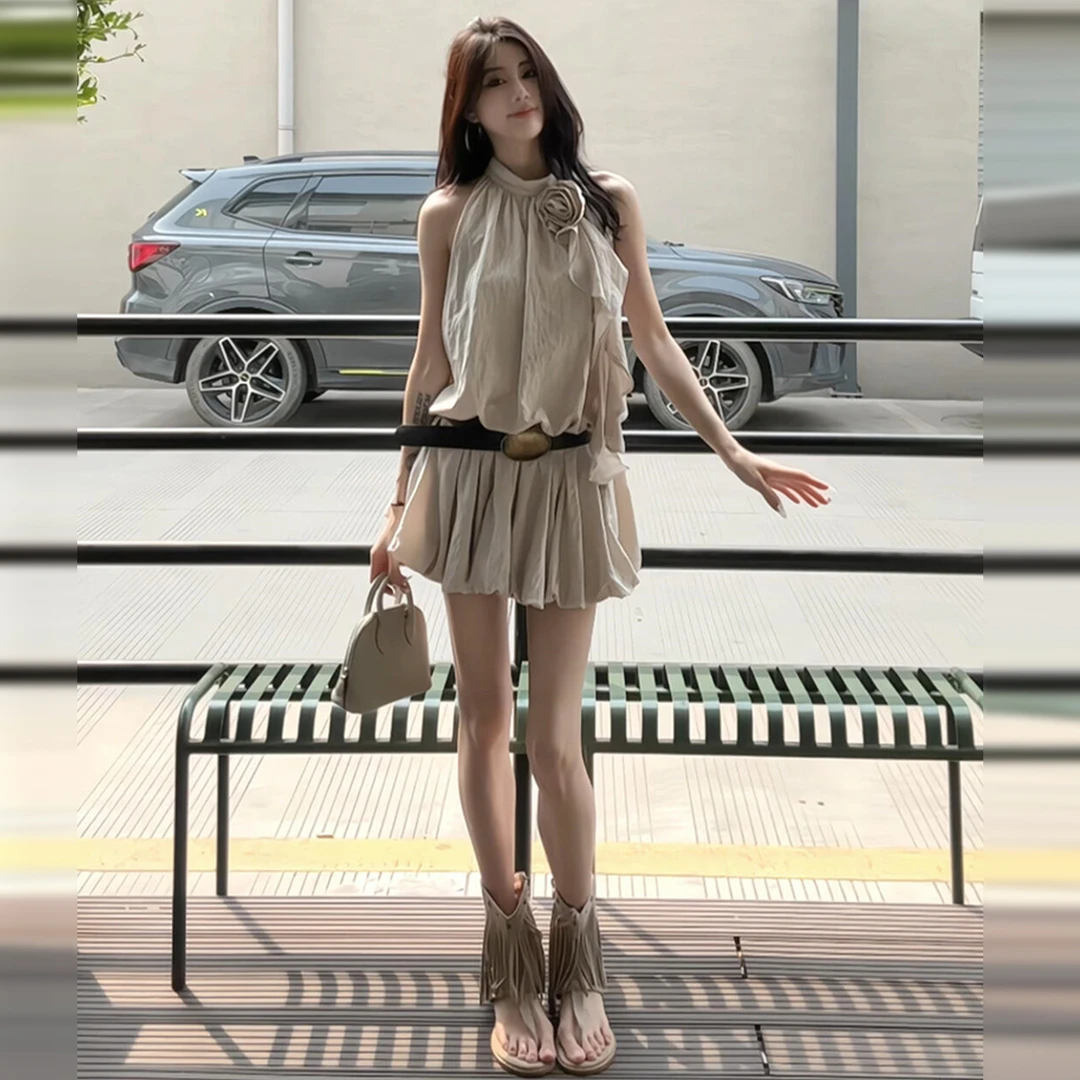 法式白色无袖挂脖连衣裙子女夏季2025新款爆款小个子穿搭套装短裙