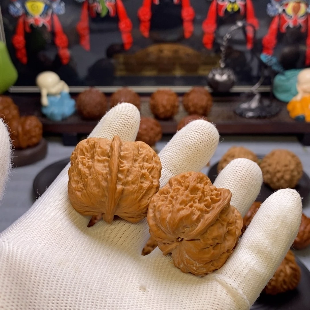 文玩核桃吊坠如***月金钟