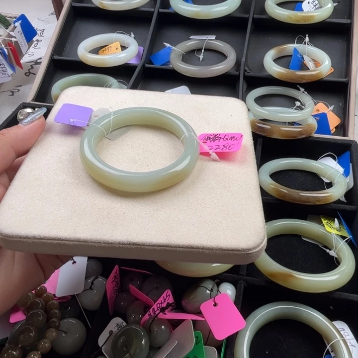 未镶嵌手镯和田玉玲珑美镯53.9