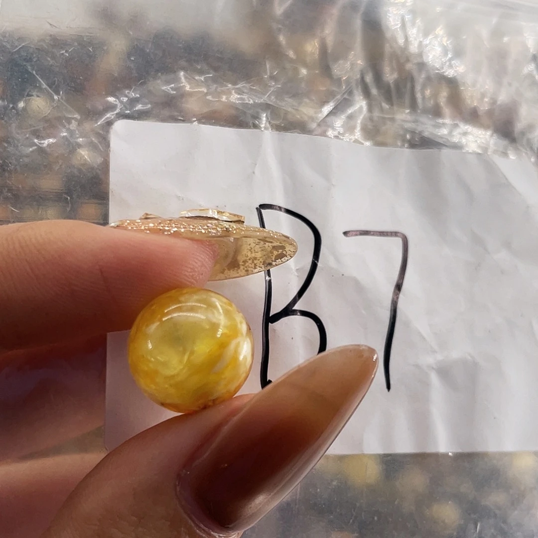 琥珀未镶嵌裸石13福利