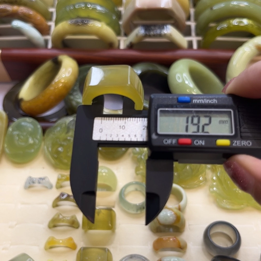 蛇纹石玉未镶嵌手镯16号