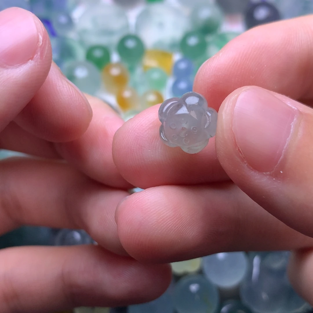 定制翡翠未镶嵌挂件