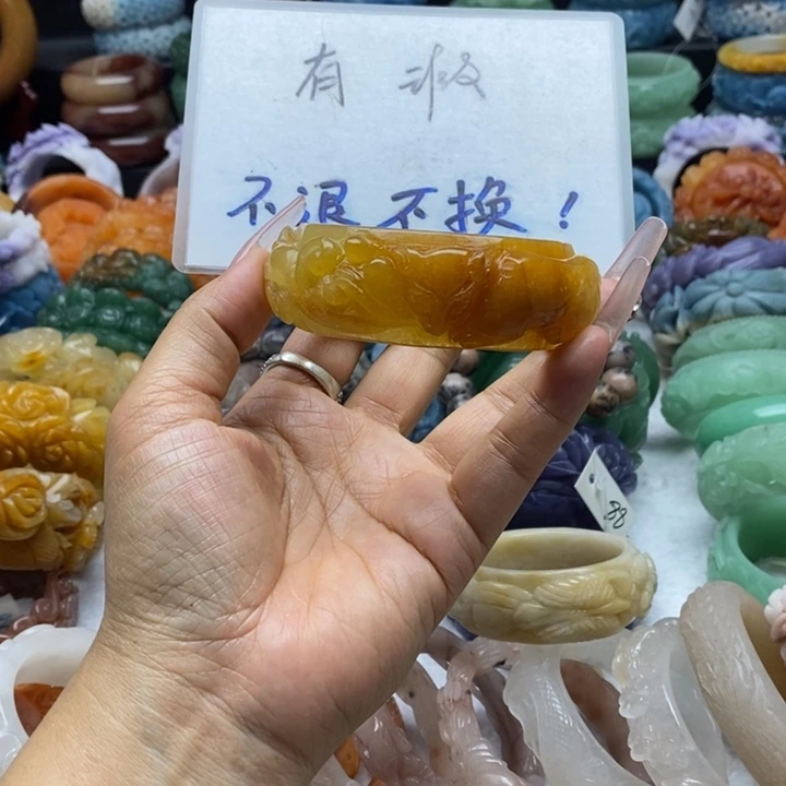 未镶嵌手镯石英岩玉