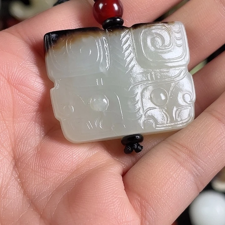 德***人和田玉未镶嵌挂件