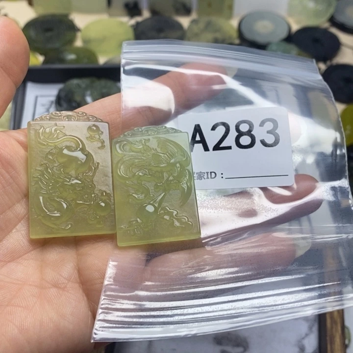 蛇纹石玉合金颈饰流*