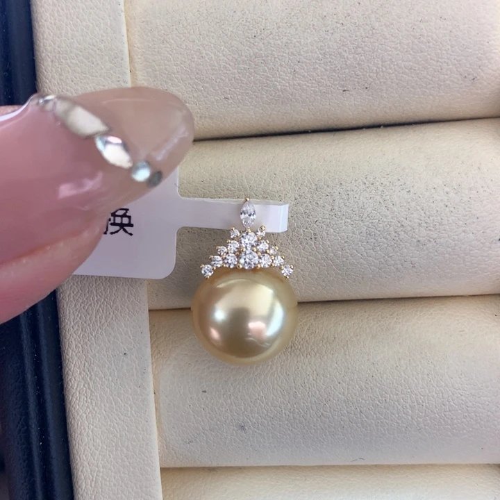 颈饰18K金镶嵌海水珍珠