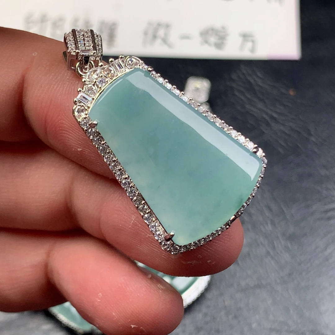 颈饰未镶嵌翡翠无事牌