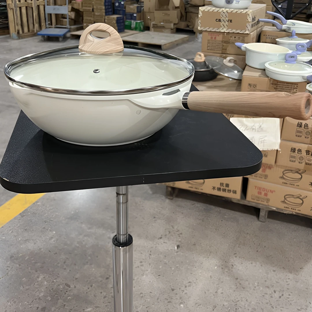 30cm小卡冰淇淋白炒锅撤柜不粘锅居家高品质炒菜锅全灶具通用微瑕