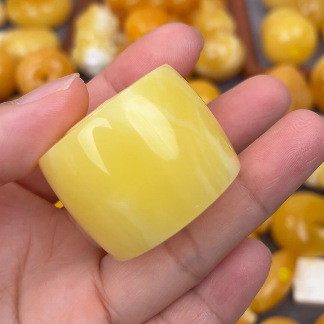 蜜蜡未镶嵌吊坠(不含链)21.8圈口扳指