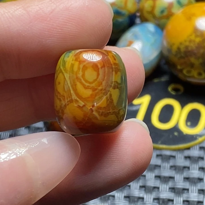 唐***彭玛瑙/玉髓合金颈饰