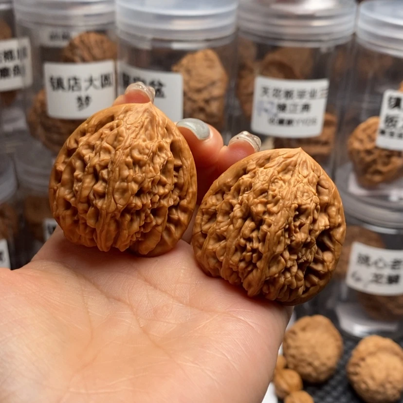 【闪购商品】文玩核桃吊坠虎头王38