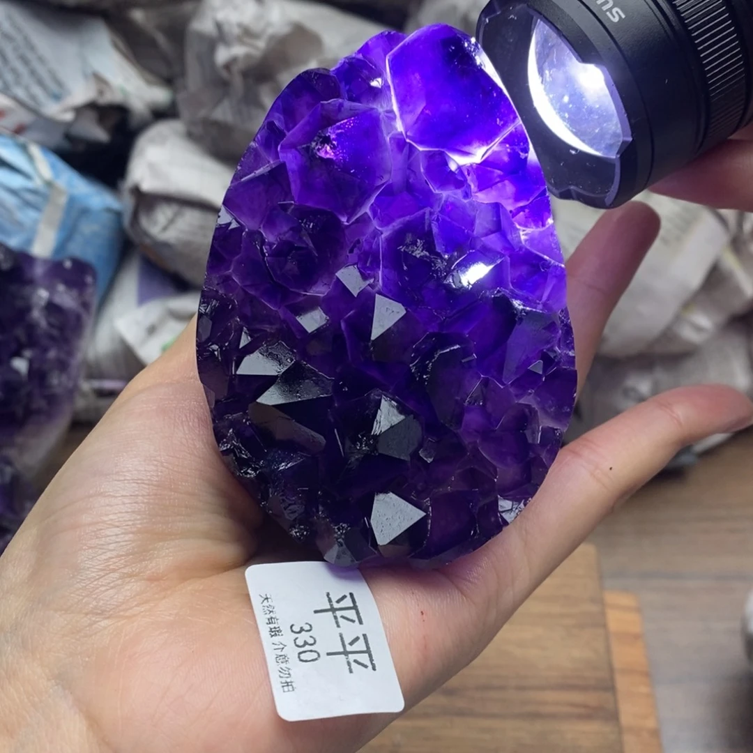 紫晶未镶嵌大型摆件（非配饰）